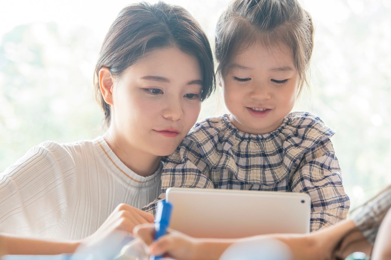 育児にタブレットが有効という「事実」を把握し、記事での話題拡大から親子カフェでの導入まで